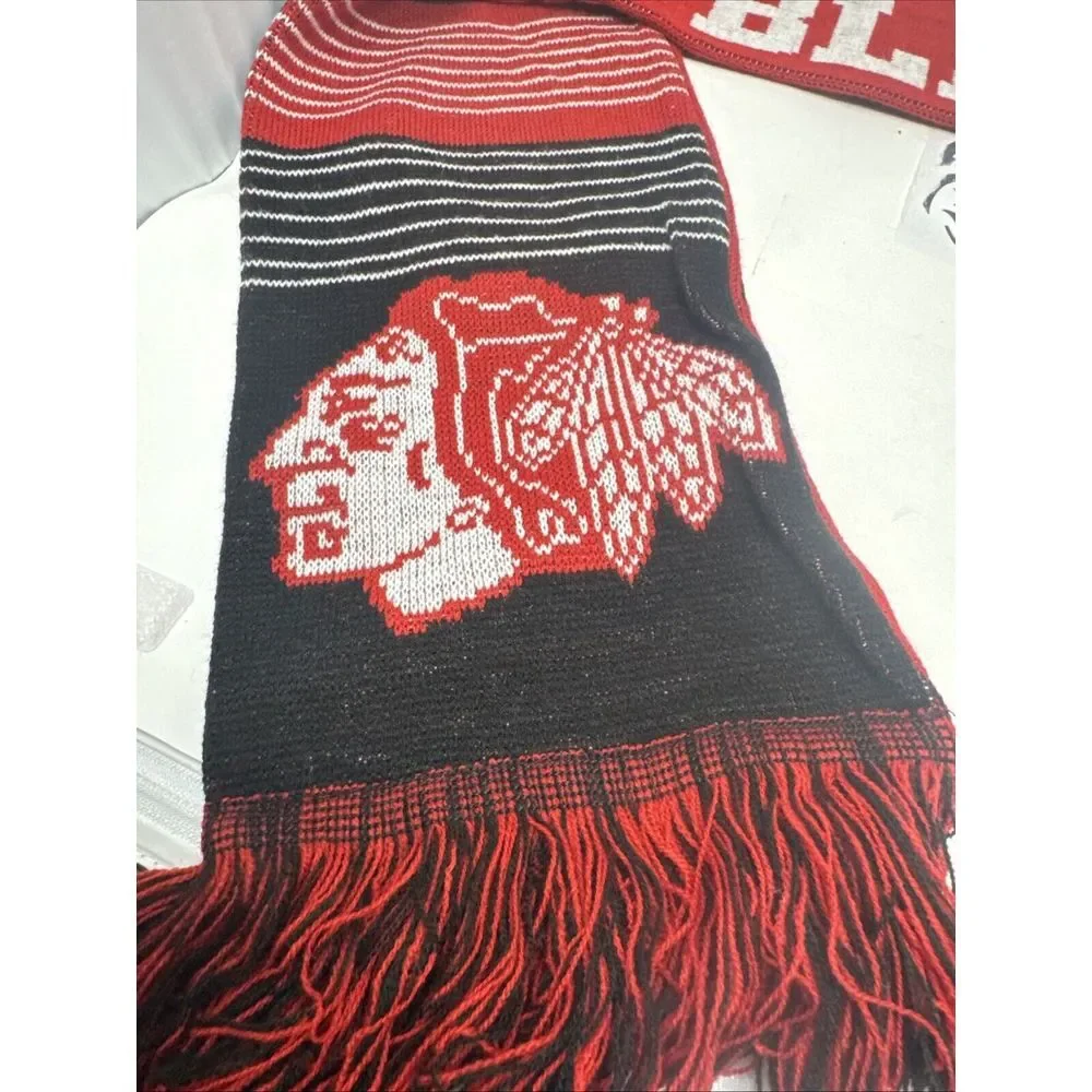 Forever Collectibles Chicago Blackhawks Scarf Black‎ Red Reversible Fringe